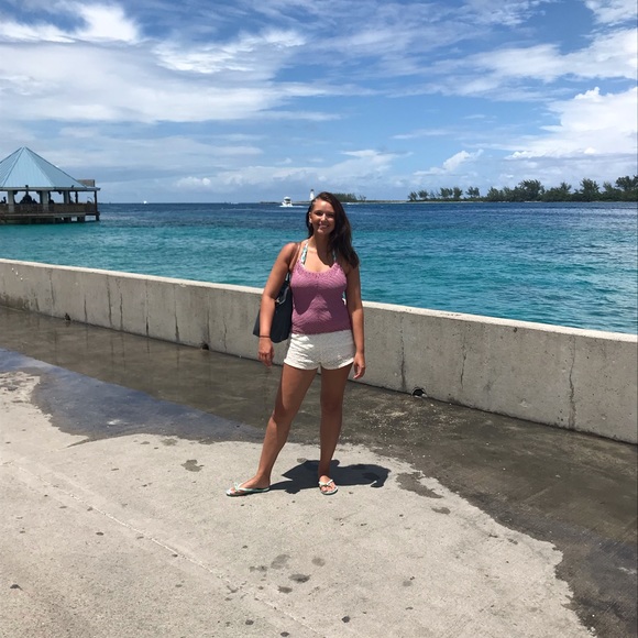 Meet your Posher, Ayla - Picture 2 of 8